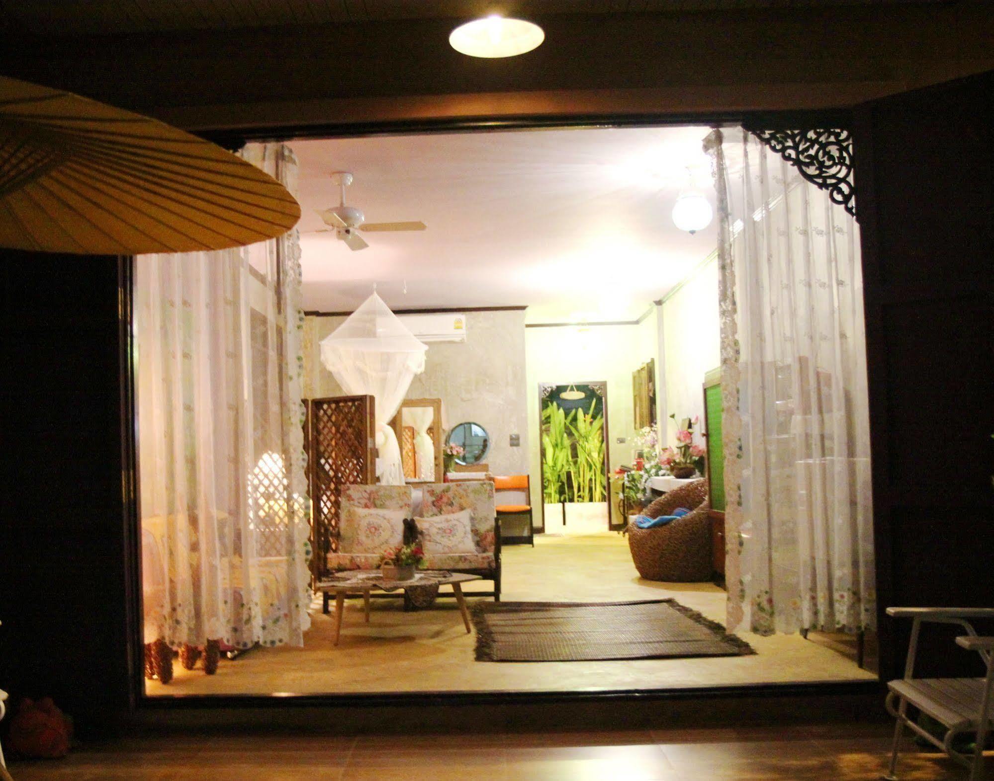 Hotel Bangluang House Bangkok Exterior foto